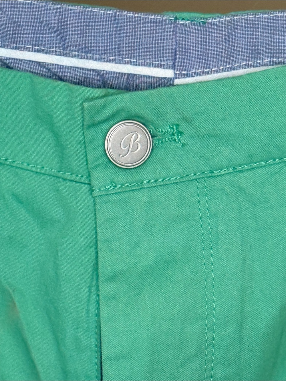 Bonobos Green Button-Front Pants capris with 'B' Logo
